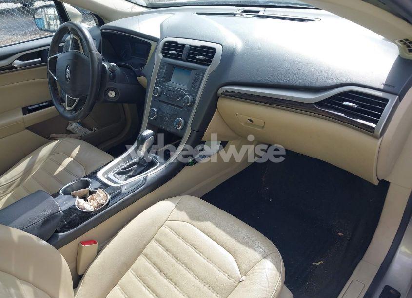 Photo 5 of 2015 Ford Fusion SE (VIN 3FA6P0T9XFR202231)