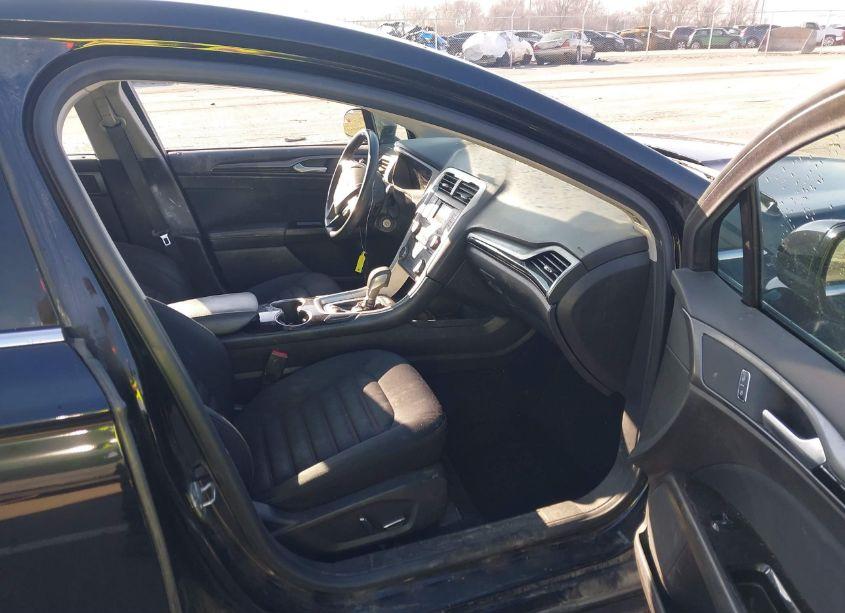 Photo 5 of 2016 Ford Fusion SE (VIN 3FA6P0T9XGR369142)