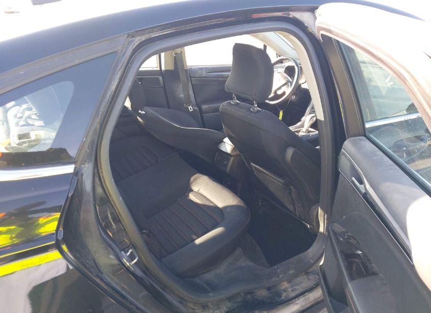 Photo 8 of 2016 Ford Fusion SE (VIN 3FA6P0T9XGR369142)