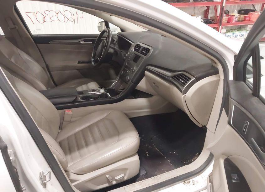 Photo 5 of 2017 Ford Fusion SE (VIN 3FA6P0T9XHR208937)