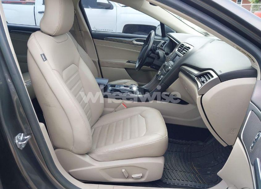 Photo 5 of 2017 Ford Fusion SE (VIN 3FA6P0T9XHR339091)