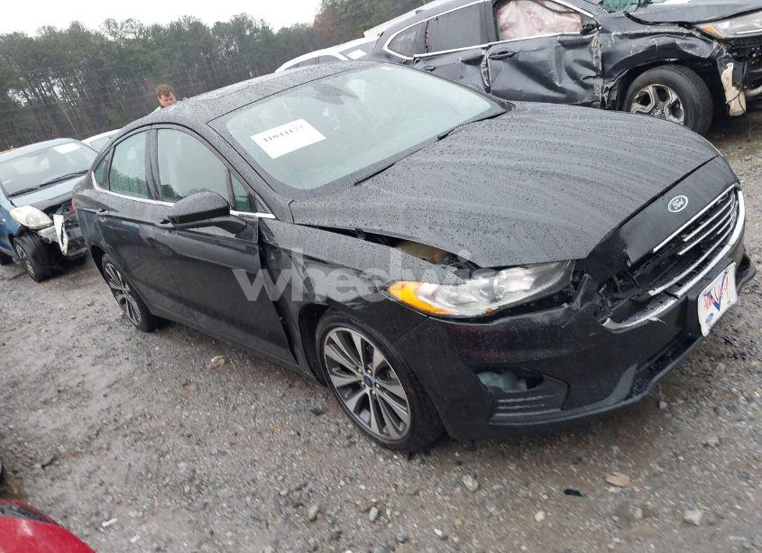 2019 Ford Fusion SE (VIN 3FA6P0T9XKR269275) main photo
