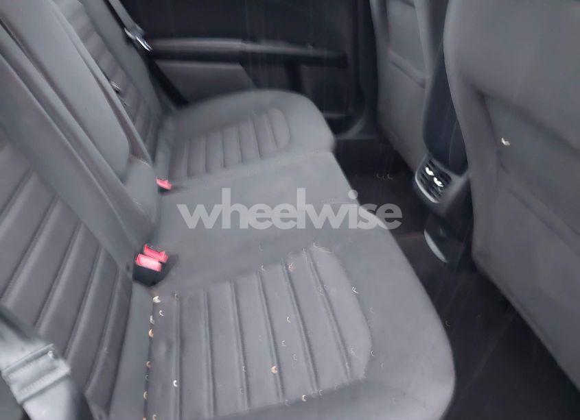 Photo 8 of 2019 Ford Fusion SE (VIN 3FA6P0T9XKR269275)