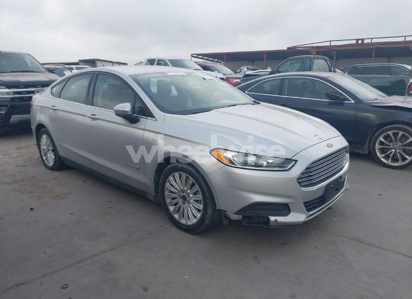 2016 Ford Fusion HYBRID S (VIN 3FA6P0UU0GR392559) main photo