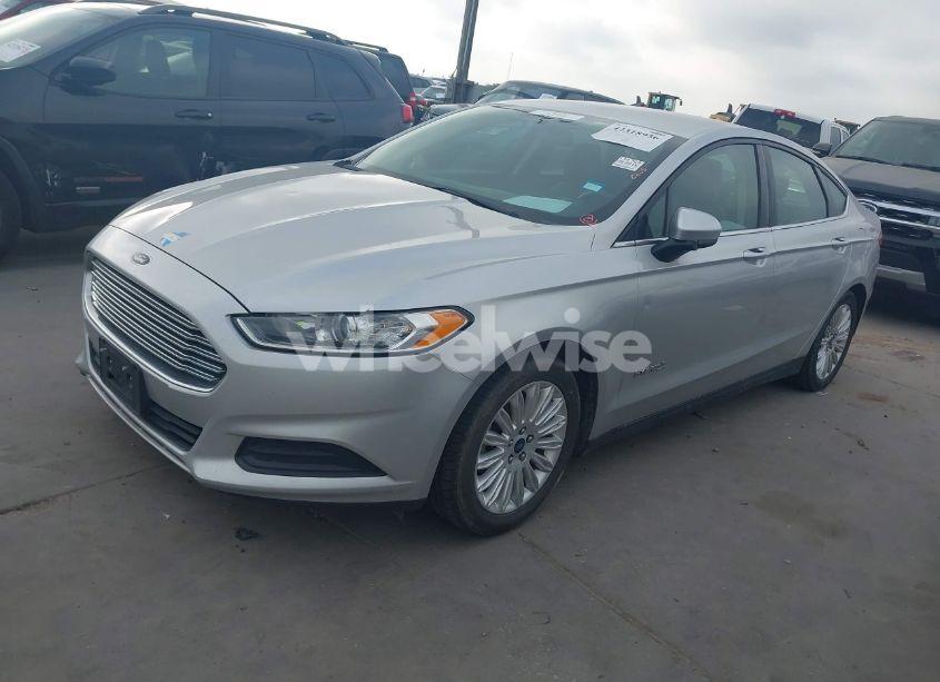 Photo 2 of 2016 Ford Fusion HYBRID S (VIN 3FA6P0UU0GR392559)