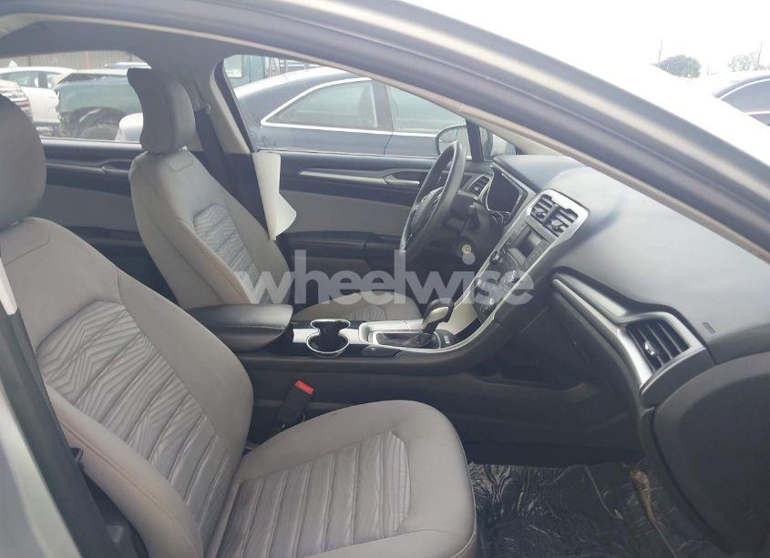 Photo 5 of 2016 Ford Fusion HYBRID S (VIN 3FA6P0UU0GR392559)