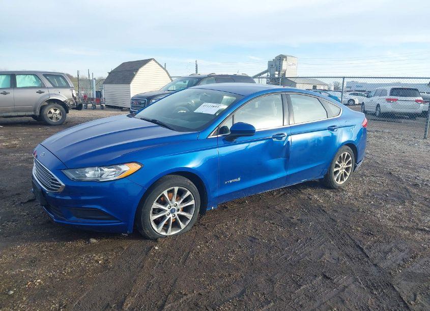 Photo 2 of 2017 Ford Fusion HYBRID S (VIN 3FA6P0UU0HR264730)