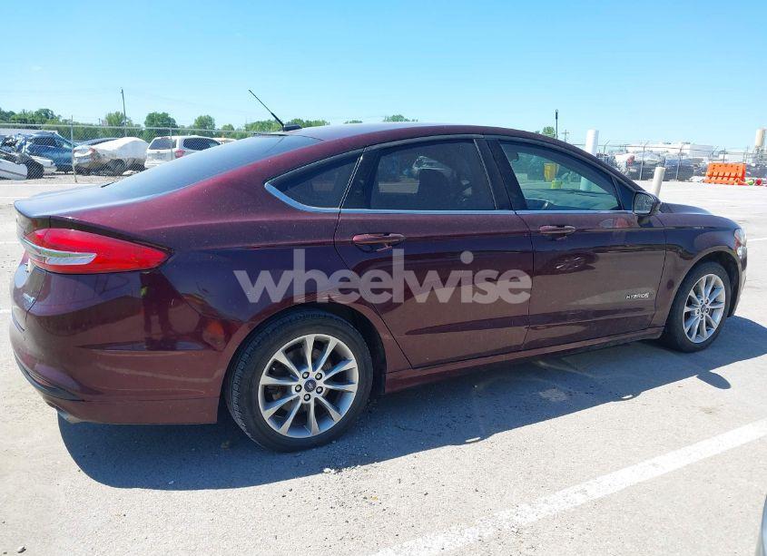 Photo 13 of 2017 Ford Fusion HYBRID S (VIN 3FA6P0UU1HR141258)