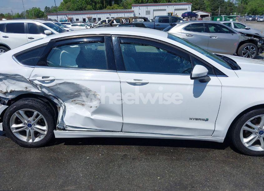 Photo 13 of 2018 Ford Fusion HYBRID S (VIN 3FA6P0UU1JR204607)