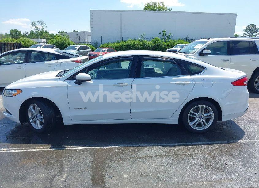 Photo 14 of 2018 Ford Fusion HYBRID S (VIN 3FA6P0UU1JR204607)
