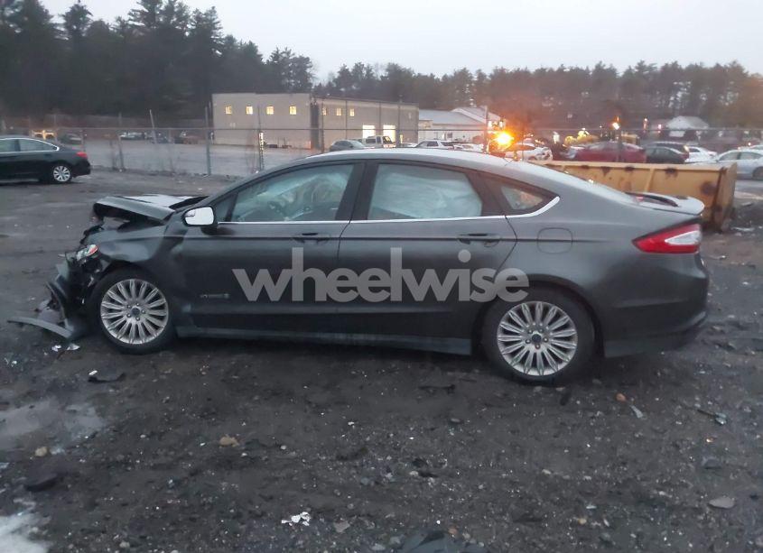 Photo 13 of 2015 Ford Fusion HYBRID S (VIN 3FA6P0UU2FR102241)