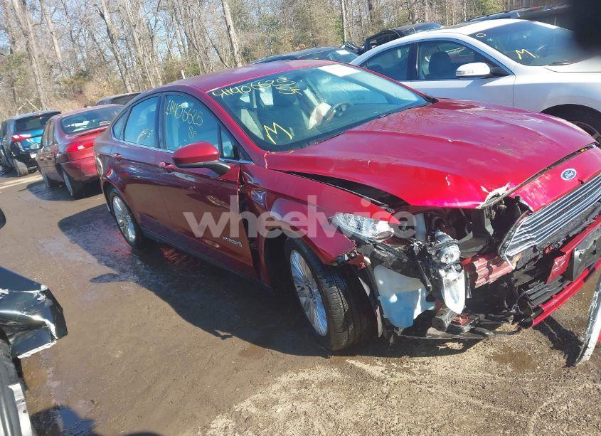 2015 Ford Fusion HYBRID S (VIN 3FA6P0UU2FR170409) main photo