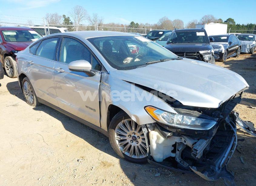 2014 Ford Fusion HYBRID S (VIN 3FA6P0UU3ER252129) main photo