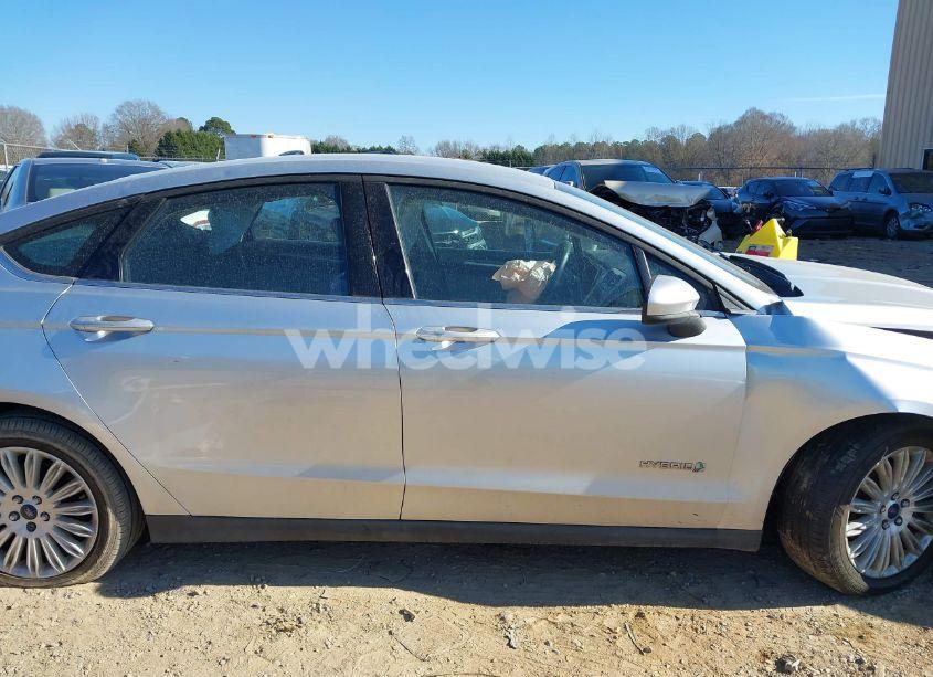 Photo 13 of 2014 Ford Fusion HYBRID S (VIN 3FA6P0UU3ER252129)