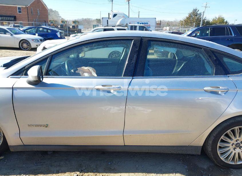 Photo 14 of 2014 Ford Fusion HYBRID S (VIN 3FA6P0UU3ER252129)