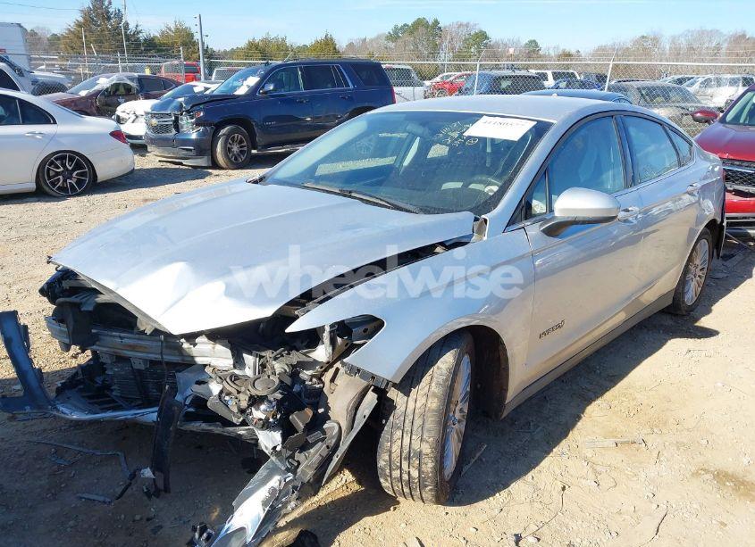 Photo 2 of 2014 Ford Fusion HYBRID S (VIN 3FA6P0UU3ER252129)