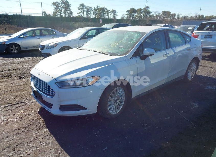 Photo 2 of 2014 Ford Fusion HYBRID S (VIN 3FA6P0UU3ER281968)