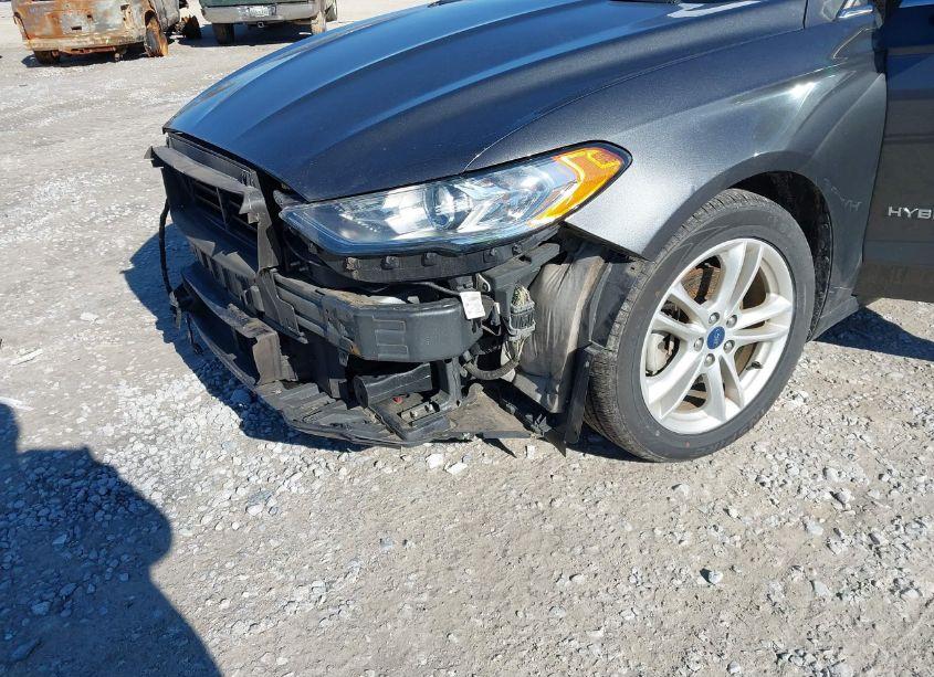 Photo 10 of 2018 Ford Fusion HYBRID S (VIN 3FA6P0UU3JR122376)