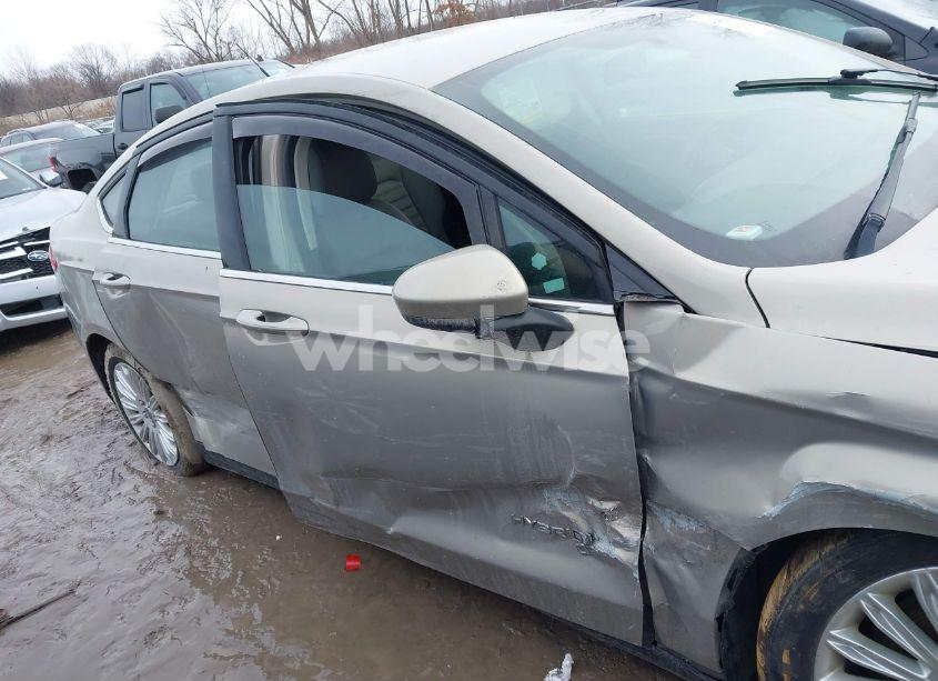 Photo 13 of 2015 Ford Fusion HYBRID S (VIN 3FA6P0UU4FR111409)