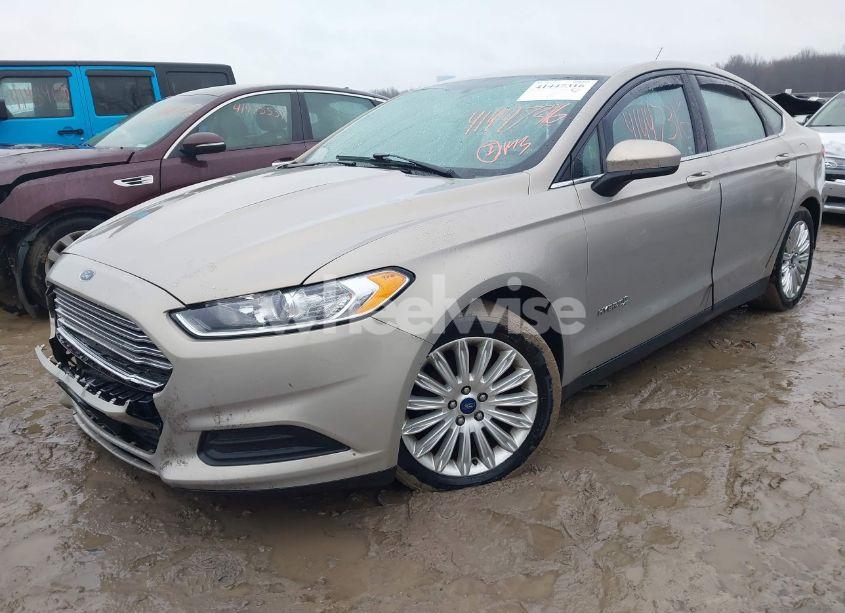 Photo 2 of 2015 Ford Fusion HYBRID S (VIN 3FA6P0UU4FR111409)