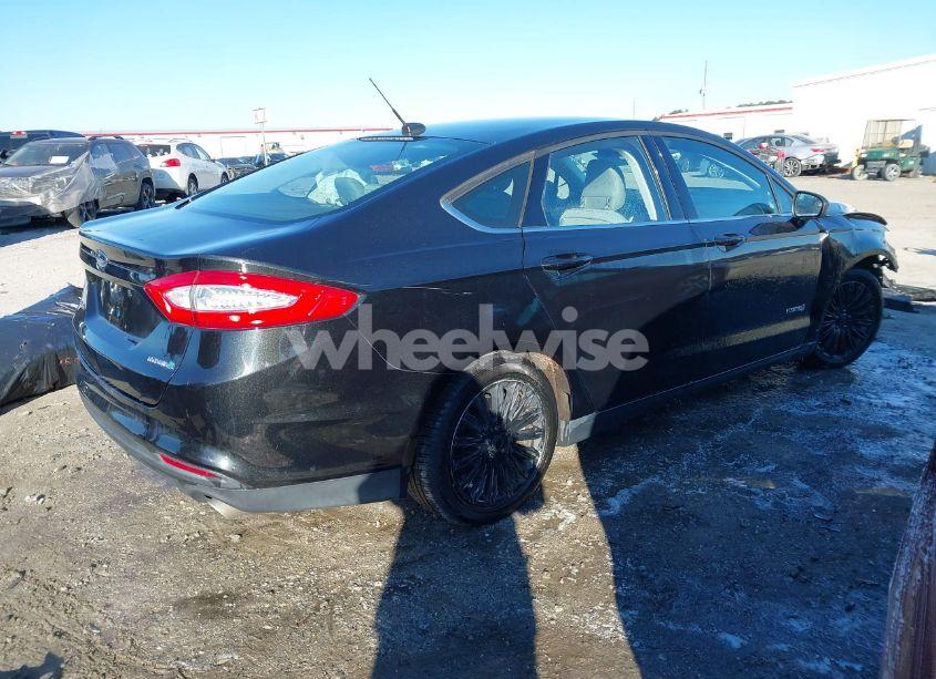 Photo 4 of 2015 Ford Fusion HYBRID S (VIN 3FA6P0UU4FR132583)