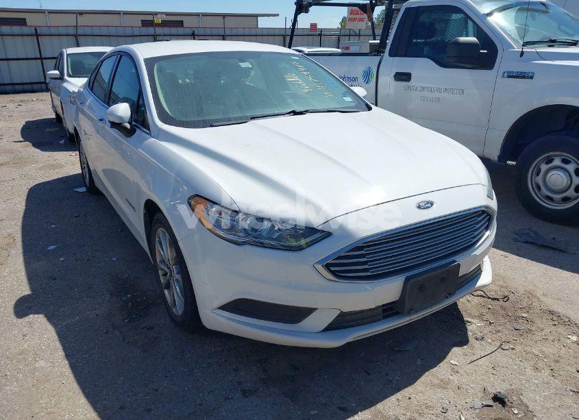 2017 Ford Fusion HYBRID S (VIN 3FA6P0UU4HR312035) main photo