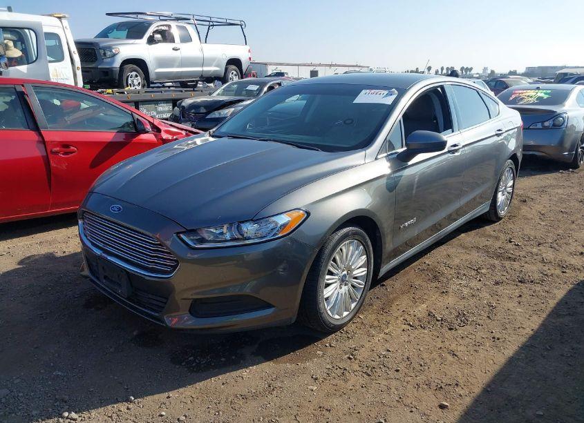 Photo 2 of 2014 Ford Fusion HYBRID S (VIN 3FA6P0UU5ER131182)
