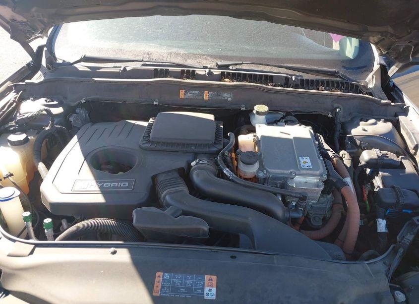 Photo 10 of 2017 Ford Fusion HYBRID S (VIN 3FA6P0UU5HR132899)