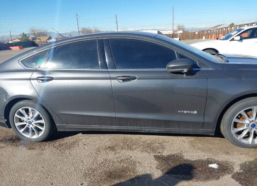 Photo 13 of 2017 Ford Fusion HYBRID S (VIN 3FA6P0UU5HR132899)