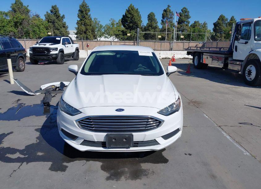 Photo 13 of 2018 Ford Fusion HYBRID S (VIN 3FA6P0UU5JR122606)