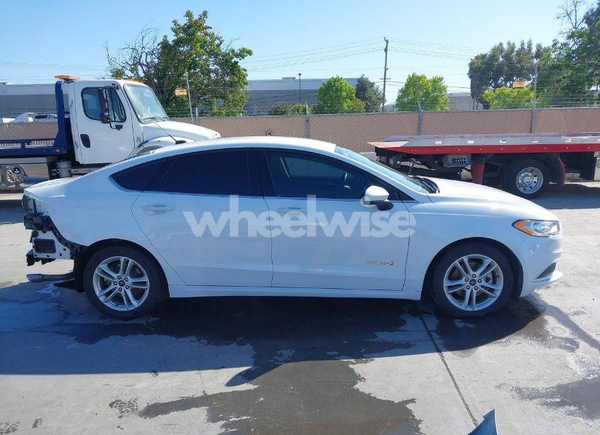 Photo 14 of 2018 Ford Fusion HYBRID S (VIN 3FA6P0UU5JR122606)
