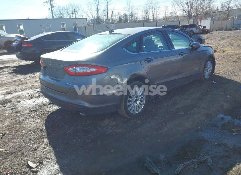 Photo 4 of 2014 Ford Fusion HYBRID S (VIN 3FA6P0UU6ER264873)