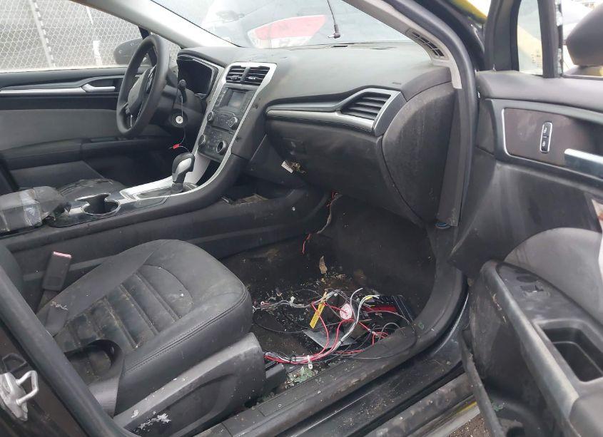 Photo 5 of 2014 Ford Fusion HYBRID S (VIN 3FA6P0UU8ER212936)