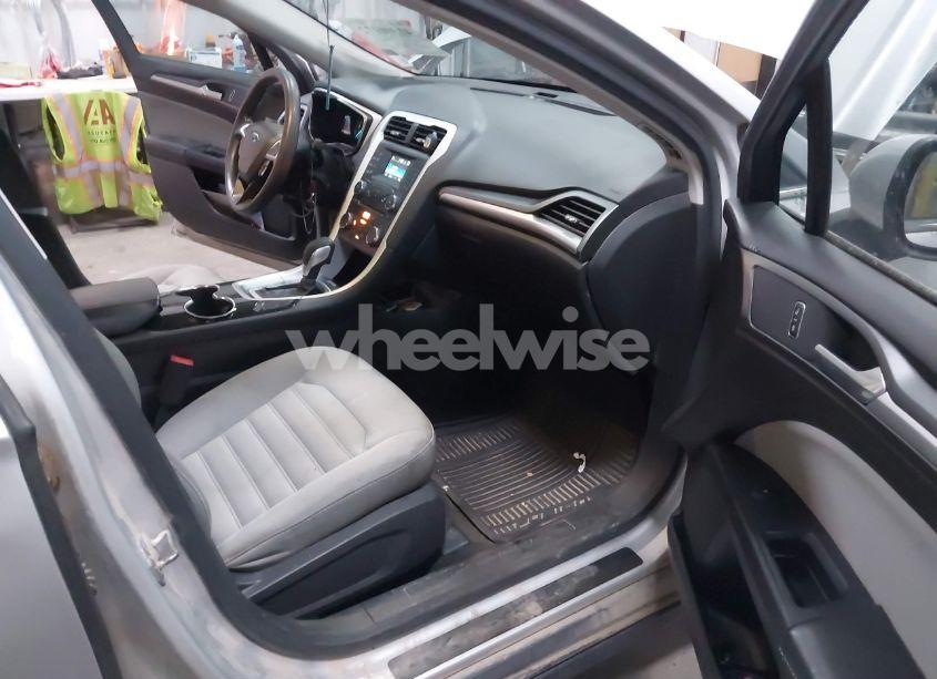 Photo 13 of 2015 Ford Fusion HYBRID S (VIN 3FA6P0UU8FR172343)