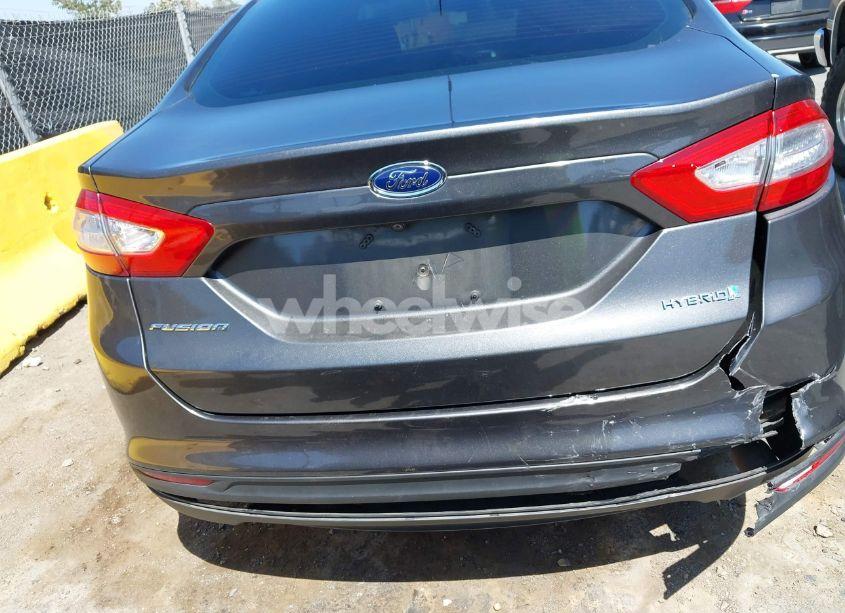 Photo 16 of 2016 Ford Fusion HYBRID S (VIN 3FA6P0UU8GR405056)