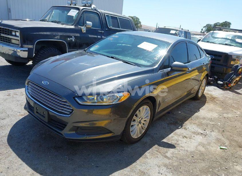 Photo 2 of 2016 Ford Fusion HYBRID S (VIN 3FA6P0UU8GR405056)