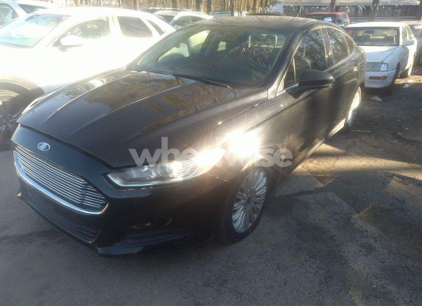 Photo 2 of 2015 Ford Fusion HYBRID S (VIN 3FA6P0UU9FR246868)