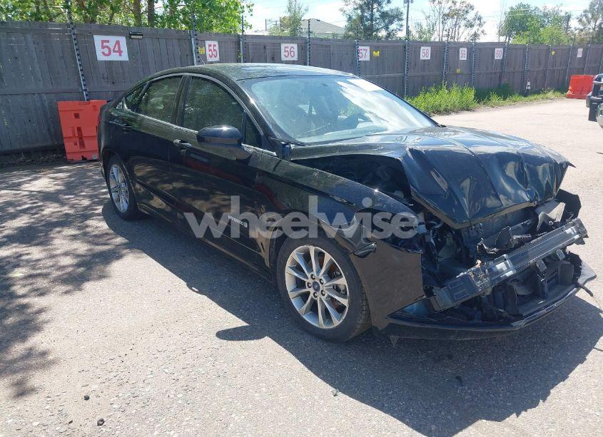 2017 Ford Fusion HYBRID S (VIN 3FA6P0UUXHR172055) main photo