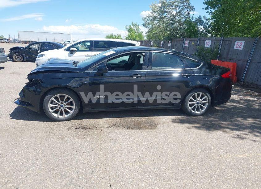 Photo 14 of 2017 Ford Fusion HYBRID S (VIN 3FA6P0UUXHR172055)