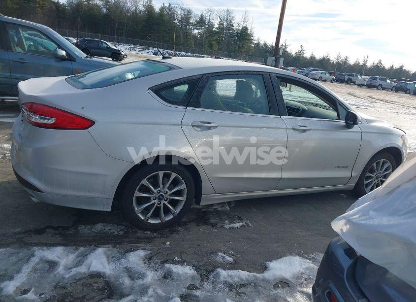 Photo 13 of 2017 Ford Fusion HYBRID S (VIN 3FA6P0UUXHR390190)