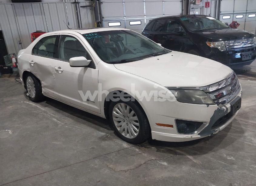 2010 Ford Fusion HYBRID (VIN 3FADP0L30AR152547) main photo