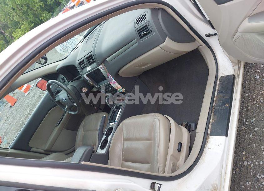 Photo 5 of 2010 Ford Fusion HYBRID (VIN 3FADP0L30AR200029)