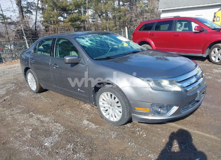 2010 Ford Fusion HYBRID (VIN 3FADP0L35AR109015) main photo