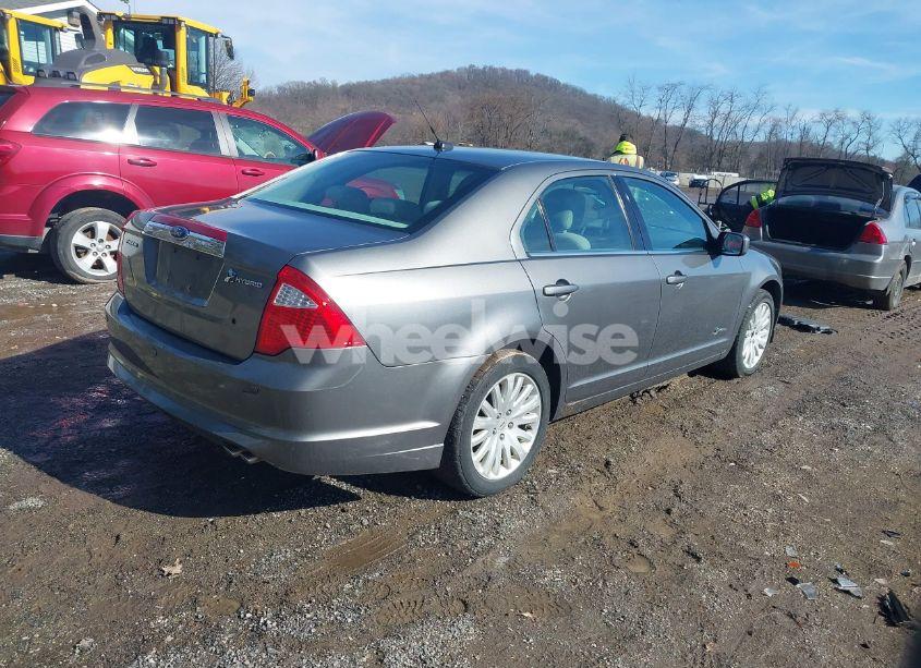 Photo 4 of 2010 Ford Fusion HYBRID (VIN 3FADP0L35AR109015)
