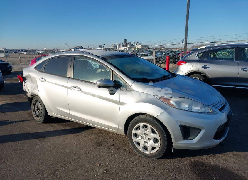 2013 Ford Fiesta S (VIN 3FADP4AJ0DM220663) main photo