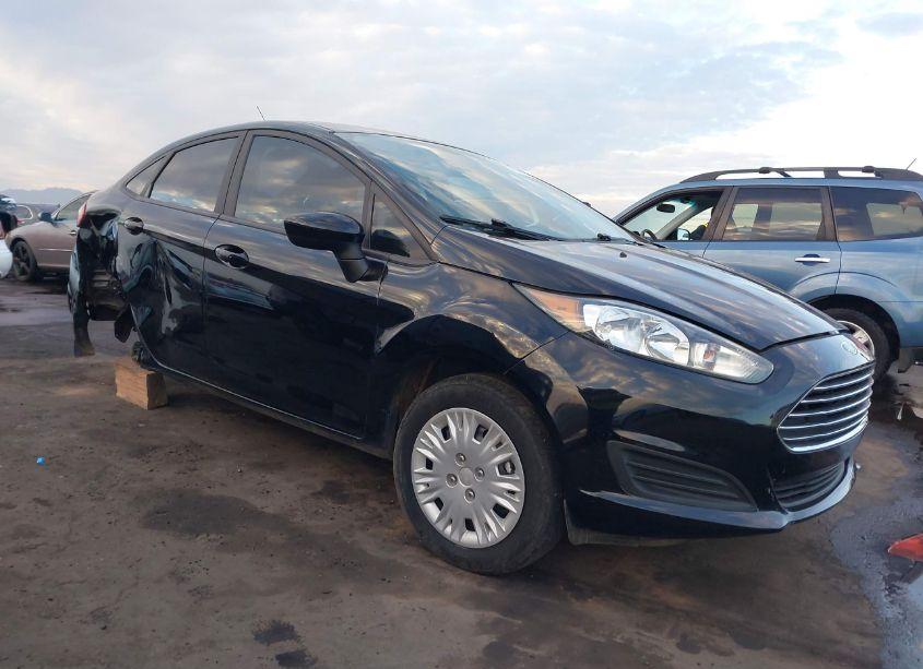 2016 Ford Fiesta S (VIN 3FADP4AJ0GM150022) main photo