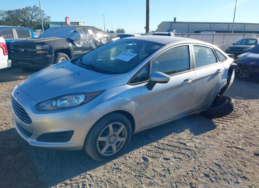 Photo 2 of 2019 Ford Fiesta S (VIN 3FADP4AJ0KM140597)
