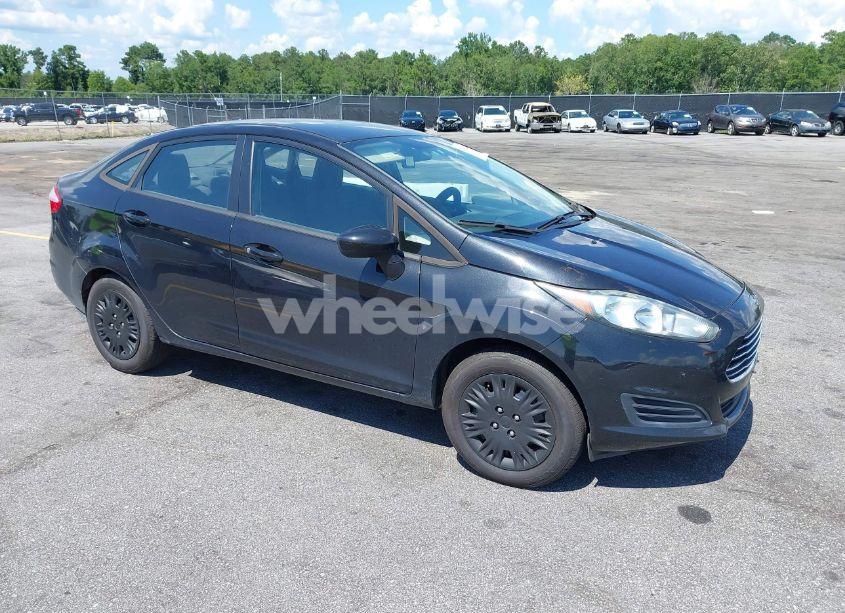 2014 Ford Fiesta S (VIN 3FADP4AJ2EM102020) main photo