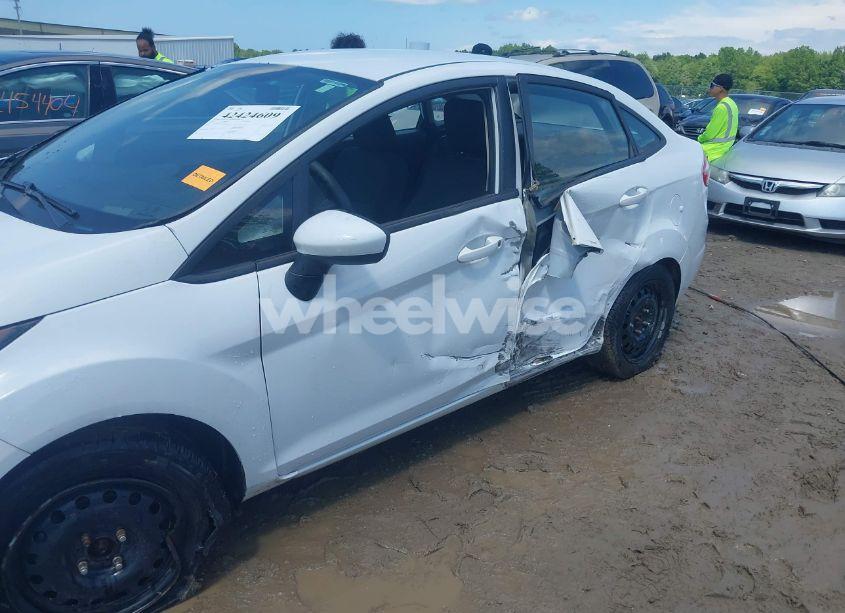 Photo 6 of 2015 Ford Fiesta S (VIN 3FADP4AJ2FM150621)