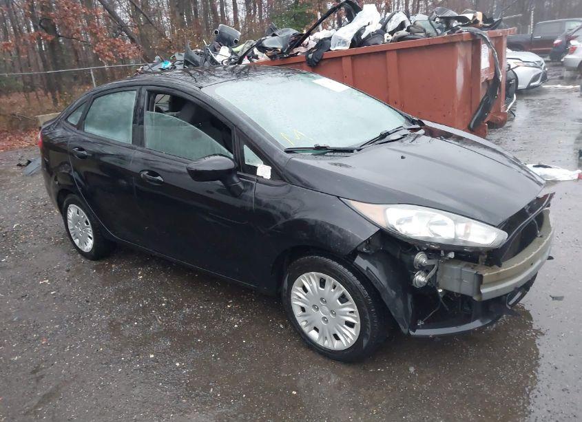 2015 Ford Fiesta S (VIN 3FADP4AJ2FM189922) main photo
